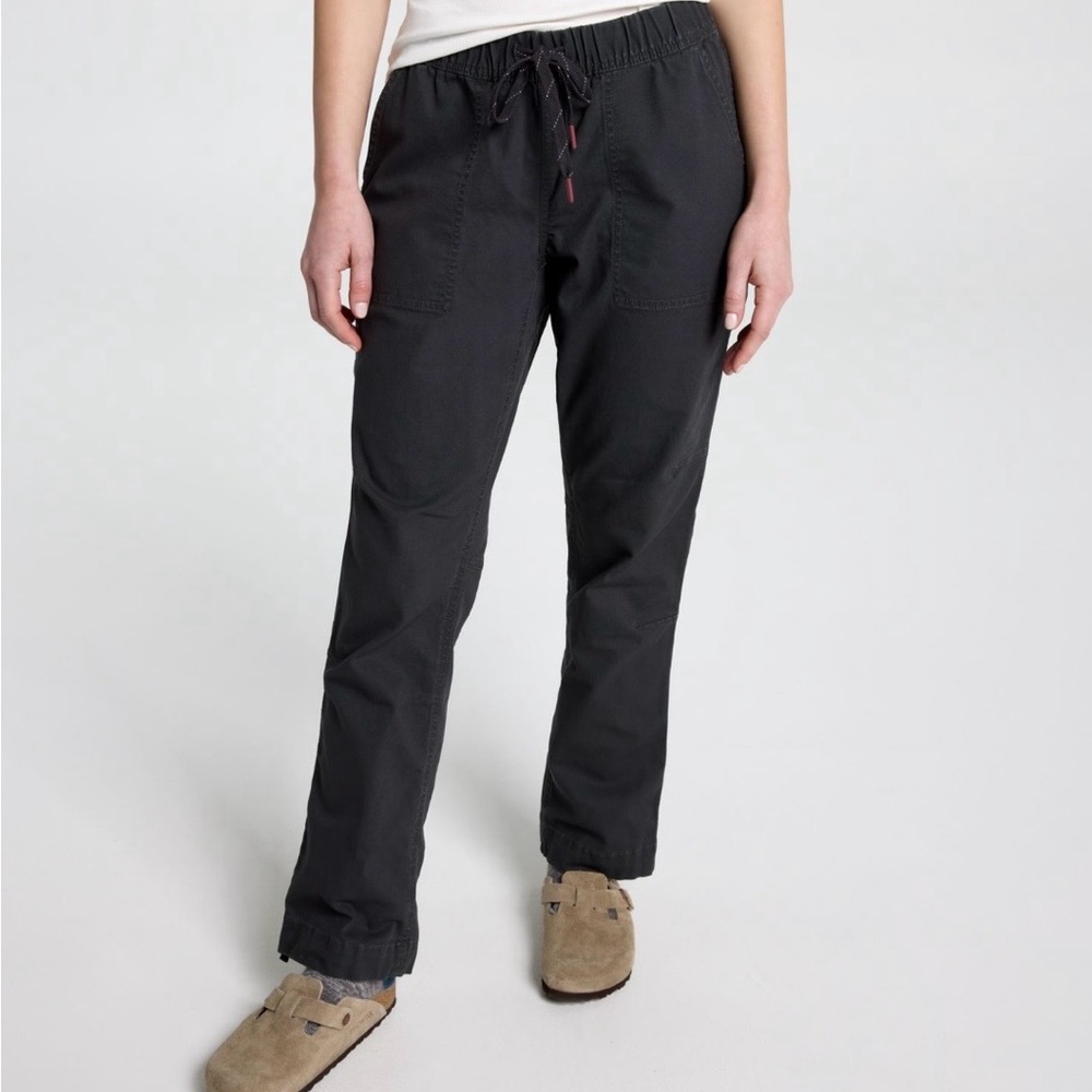 Women’s Black Cargo (barrel leg) Pants
